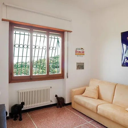 Sleeps 8 Air Con Wifi