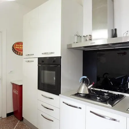 度假居 Sleeps 8 Air Con Wifi